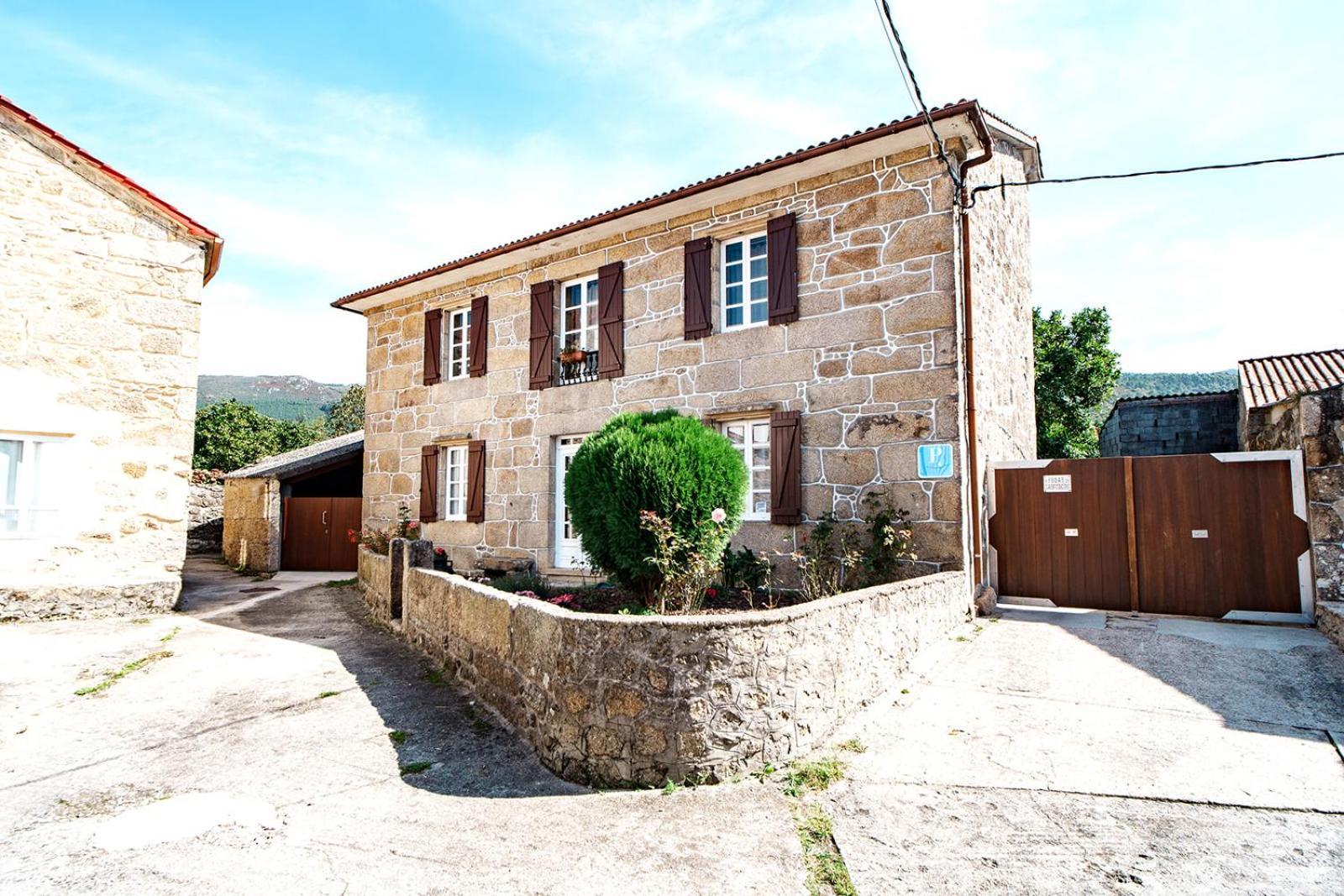 O Fogar Do Carpinteiro Villa การ์โนตา ภายนอก รูปภาพ